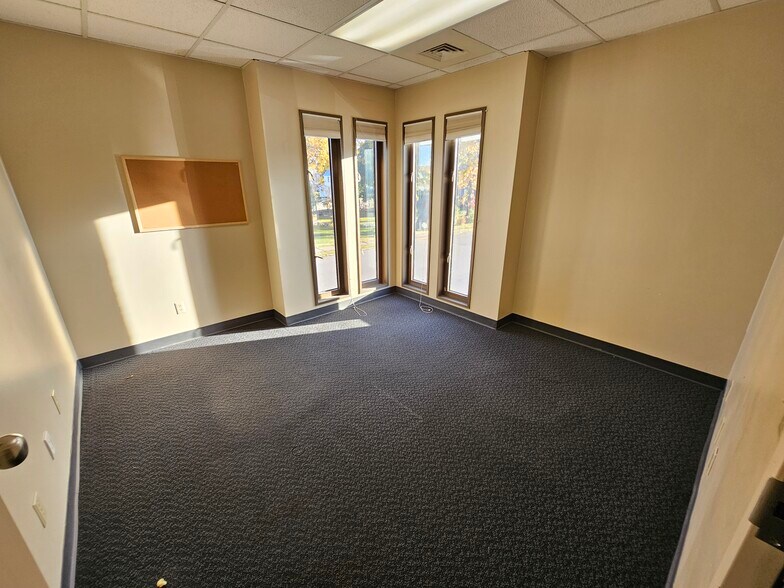 More Photos Of 97 S 4th St, Ishpeming Office For Lease