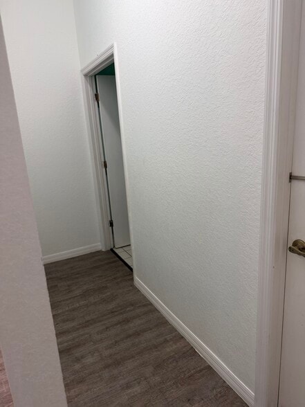 More Photos Of 4751 E Moody Blvd, Bunnell Showroom For Lease