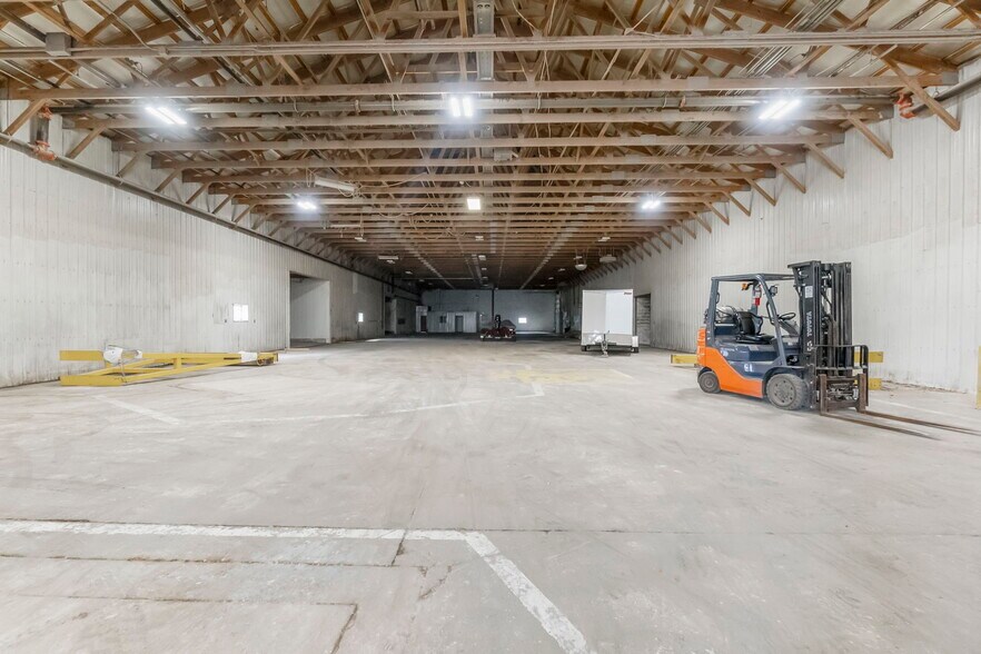 More Photos Of 155 1st St, Winthrop Warehouse For Lease