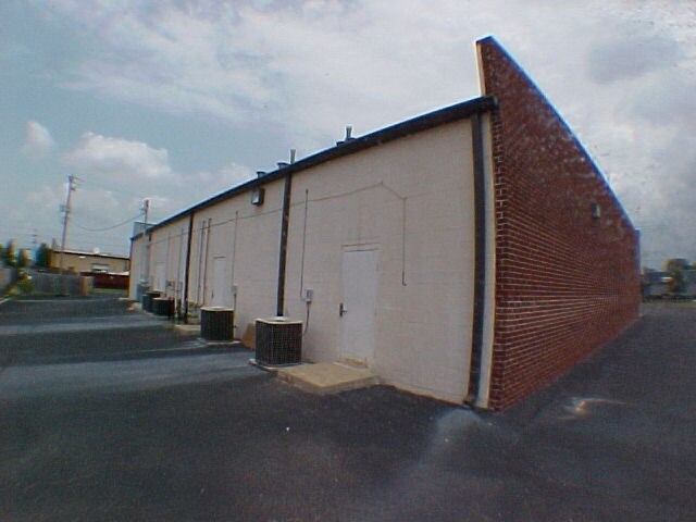 More Photos Of 2857 Appling Way, Memphis Freestanding For Lease