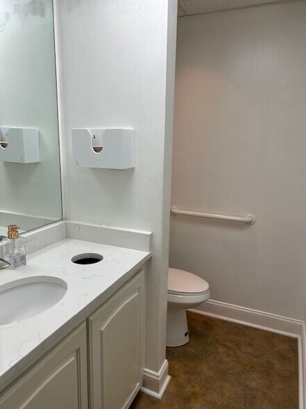 More Photos Of 3 Gamecock Ave, Charleston Office Residential For Lease