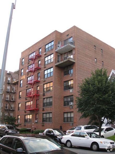 More Photos Of 11146 76th Dr, Forest Hills Apartments For Lease