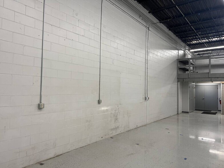 More Photos Of 159 Temple St, Nashua Warehouse For Lease