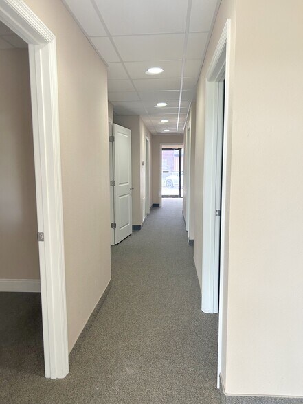 More Photos Of 326 N John Young Pky, Kissimmee Office For Lease