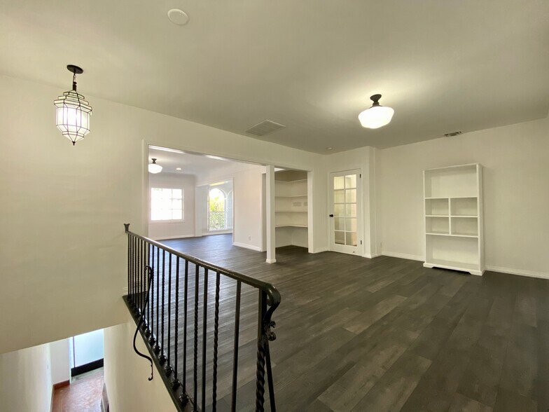 More Photos Of 617 S La Brea Ave, Los Angeles Storefront Retail Residential For Lease