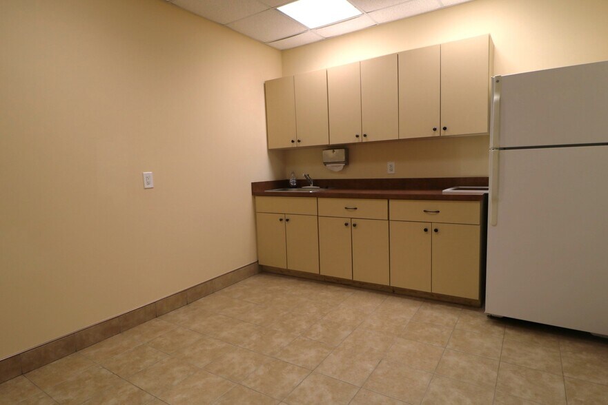 More Photos Of 1167 McBride Ave, Woodland Park Medical For Lease