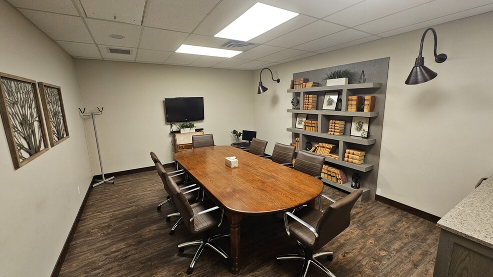 More Photos Of 5680 176A St, Surrey Office For Sale