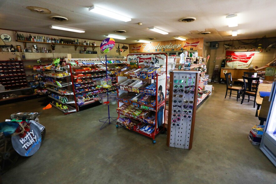 More Photos Of 1242 Elks Lake Rd, Hattiesburg Service Station For Sale