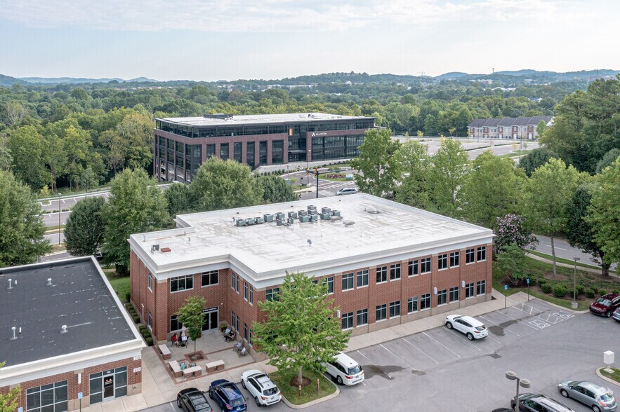 More Photos Of 103 Forrest Crossing Blvd, Franklin Office For Lease