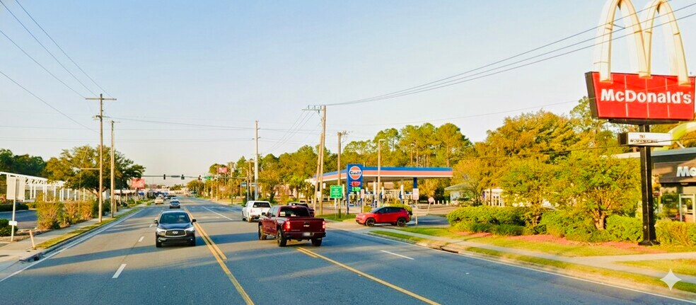 More Photos Of 800 S Walnut St, Starke Service Station For Sale