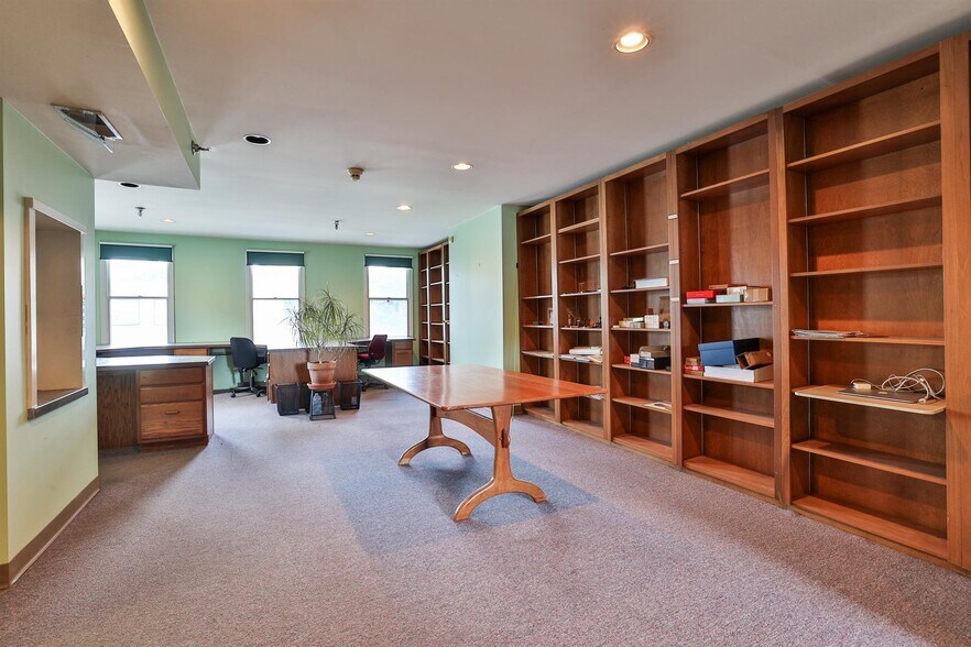 More Photos Of 2029 Madison Rd, Cincinnati Storefront Retail Residential For Sale