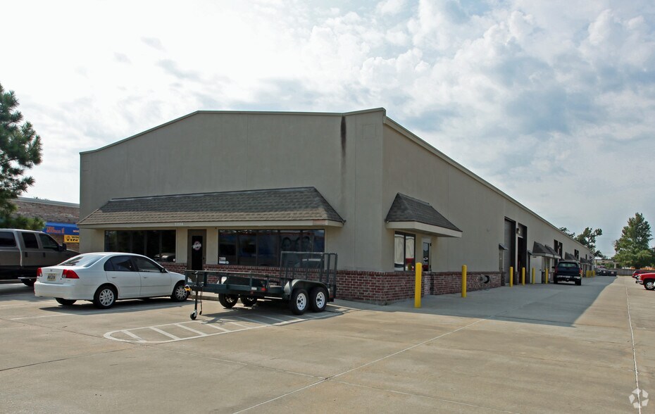 Primary Photo Of 11114 Cedar Park Ave, Baton Rouge Light Distribution For Lease