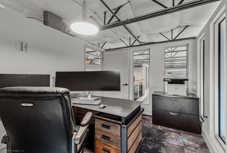 More Photos Of 1380 River Bend Dr, Dallas Office For Sale