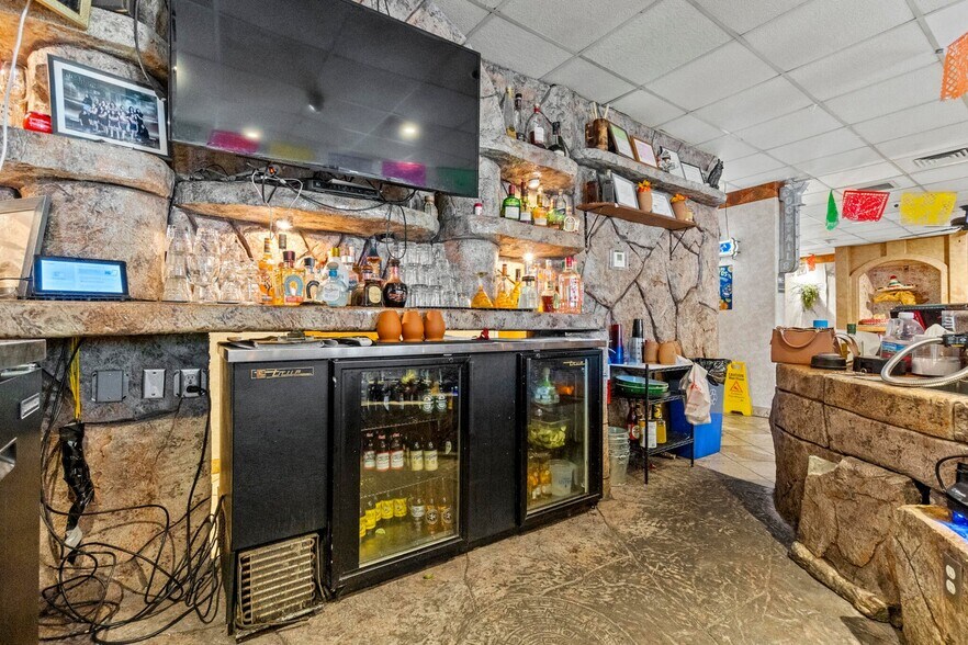 More Photos Of 200 N J St, Tulare Restaurant For Lease