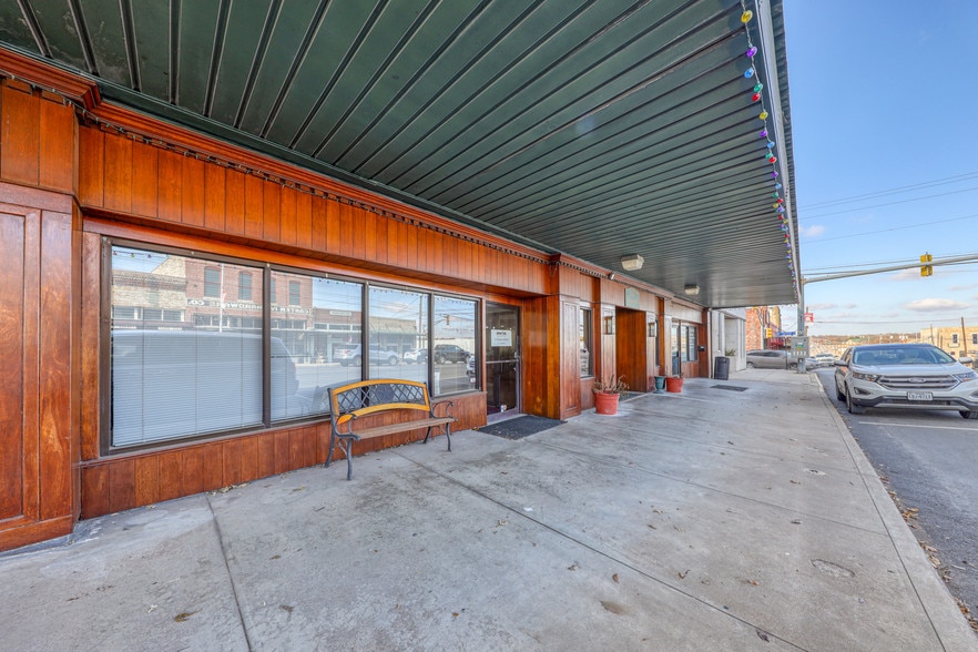 More Photos Of 119 N Main St, Weatherford Office For Lease