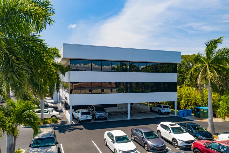 More Photos Of 7370 College Pky, Fort Myers Medical For Lease