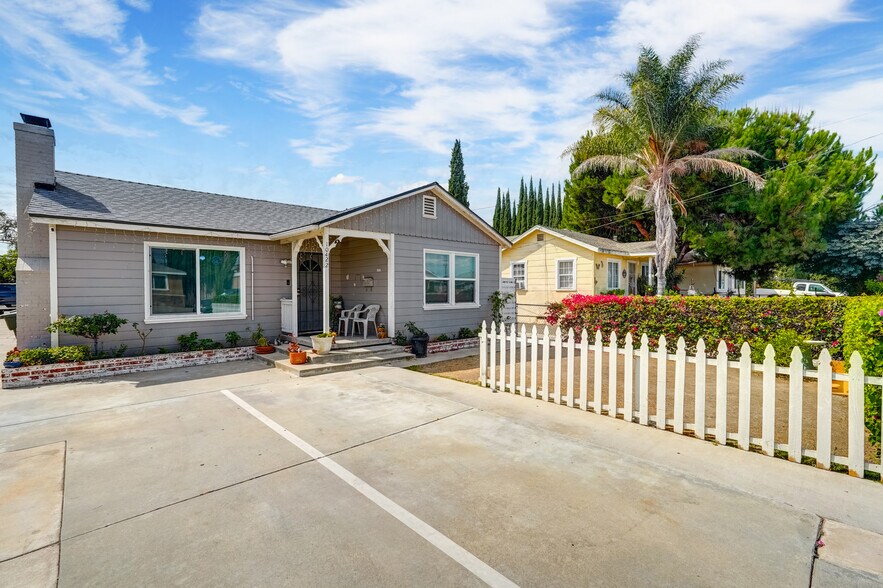 More Photos Of 10422 Bonnie Dr, Garden Grove Multifamily For Sale