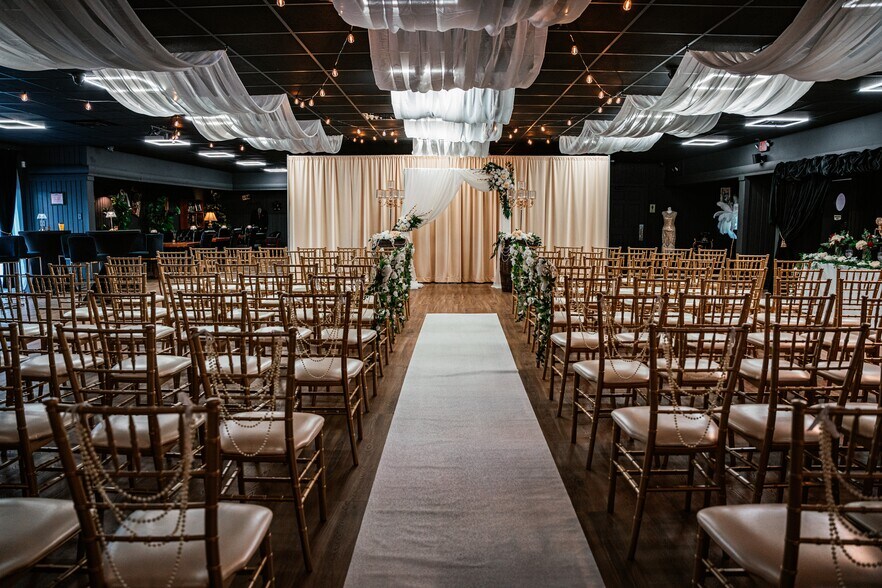 More Photos Of 32400 Geneva Rd, Salem Restaurant For Sale