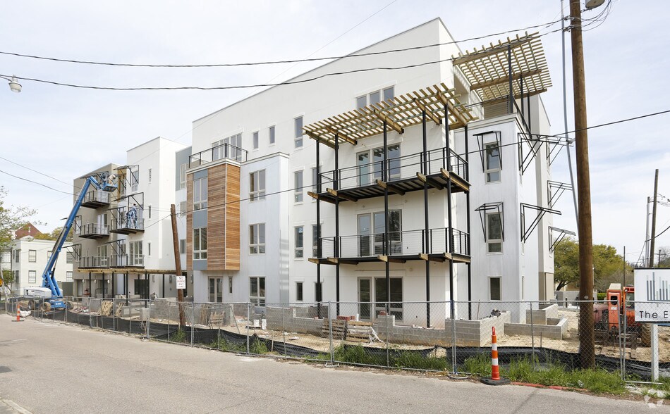 More Photos Of 141 Napoleon St, Baton Rouge Multifamily For Sale