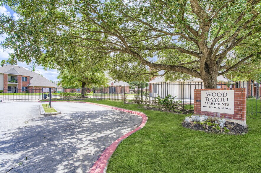 More Photos Of 12380 Wood Bayou Dr, Houston Apartments For Sale