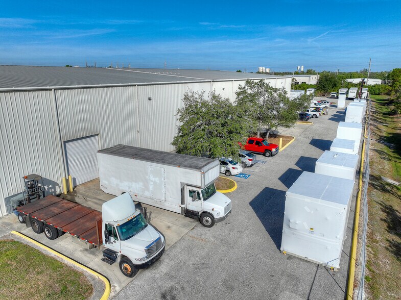 More Photos Of 2890 Cargo St, Fort Myers Industrial For Lease