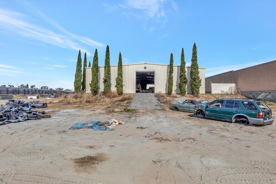 More Photos Of 2365 Main St, Chula Vista Contractor Storage Yard For Lease