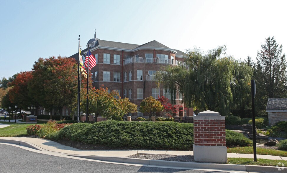 More Photos Of 10753 Falls Rd, Lutherville Office For Sale
