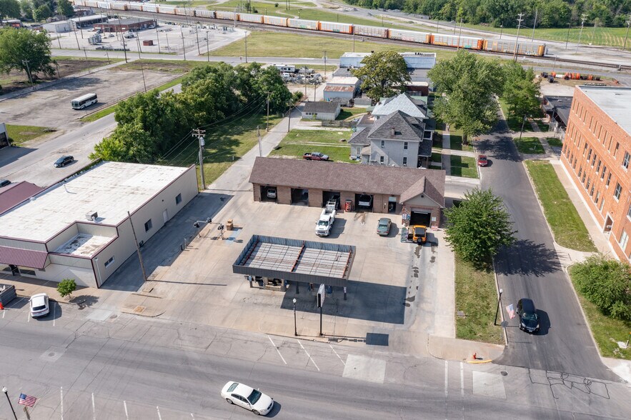 More Photos Of 301 W Coates St, Moberly Specialty For Sale