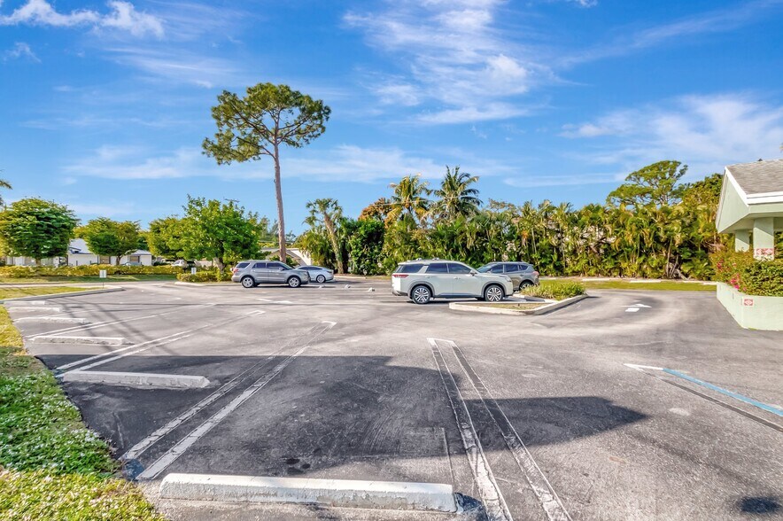More Photos Of 13455 S Military Trl, Delray Beach Medical For Lease