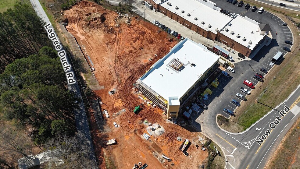 More Photos Of 94 New Cut Rd, Braselton General Retail For Lease