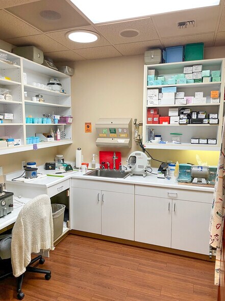 More Photos Of 218-220 S 38th St, Tacoma Medical For Sale