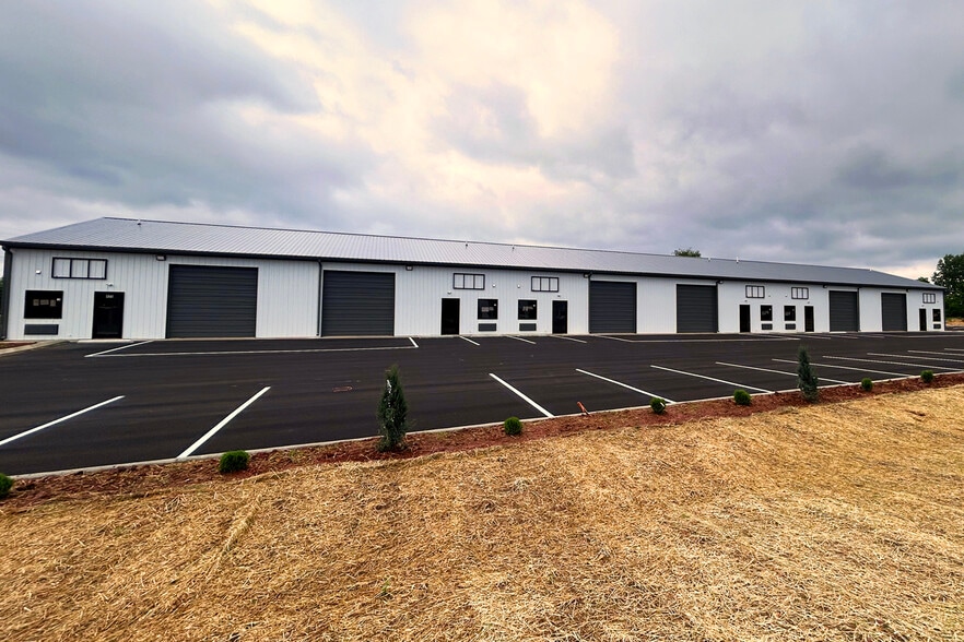 Primary Photo Of 405 Red Squirrel St, Bowling Green Industrial For Sale