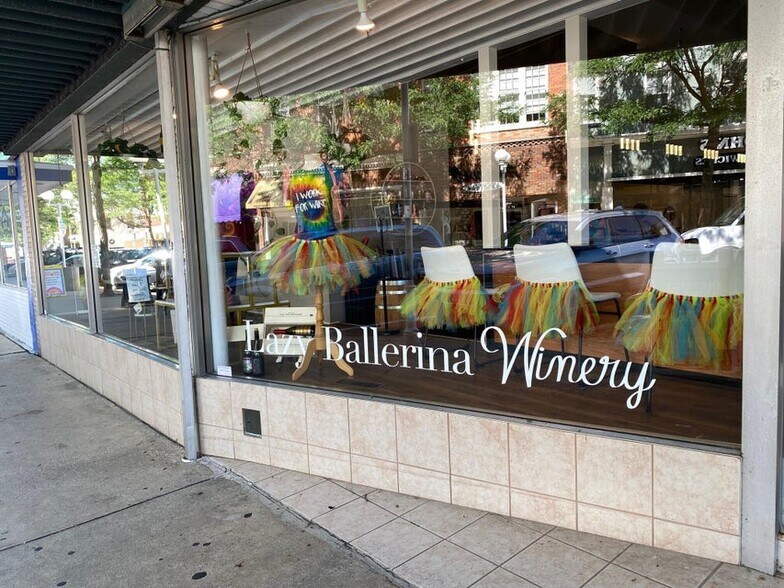 More Photos Of 641 S Crystal Ave, Benton Harbor Winery Vineyard For Sale