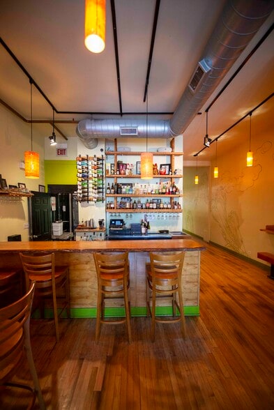 More Photos Of 1829 W Chicago Ave, Chicago Storefront Retail Residential For Lease