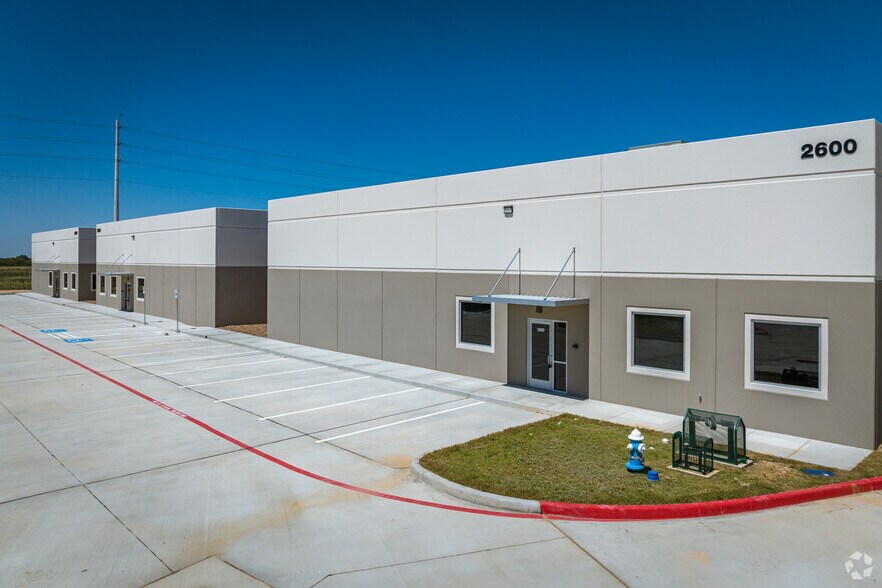 More Photos Of 2701 Twinwood Pky, Brookshire Distribution For Sale