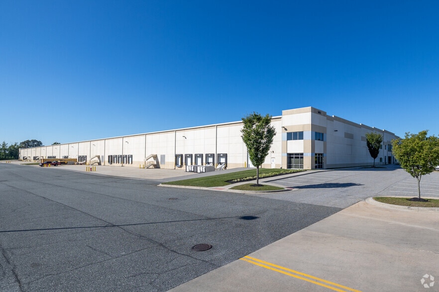 More Photos Of 1411 Tangier Dr, Middle River Warehouse For Lease