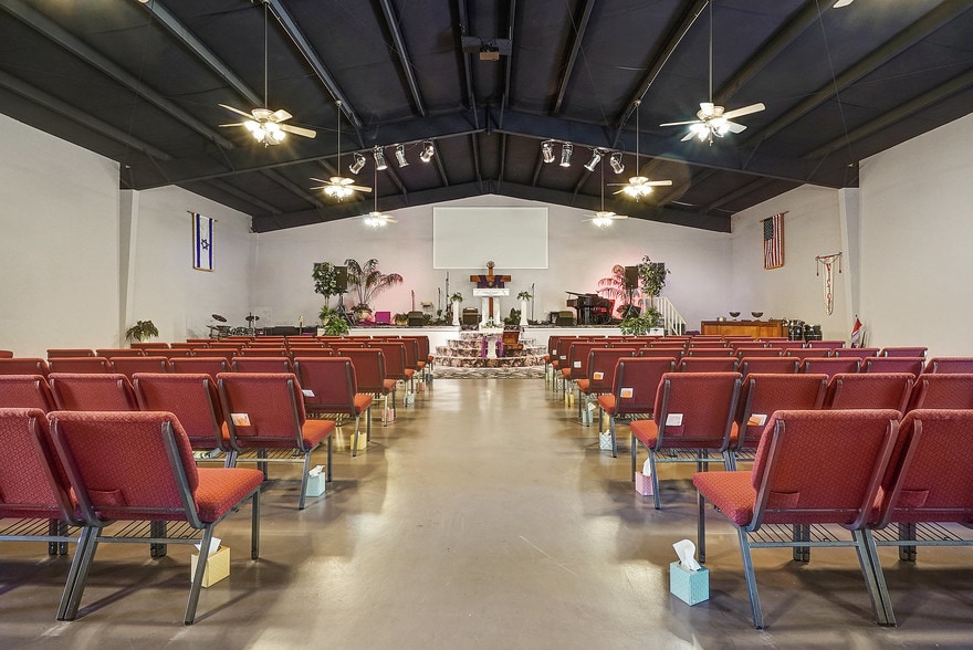 More Photos Of 13712 Rankin Cir, Houston Religious Facility For Sale