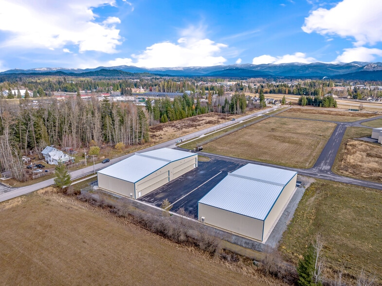 More Photos Of 1189 Woodland Dr, Sandpoint Airplane Hangar For Sale
