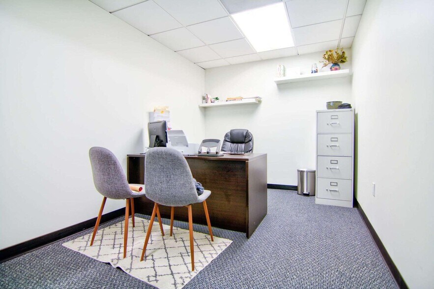 More Photos Of 1940 Garnet Ave, San Diego Medical For Sale