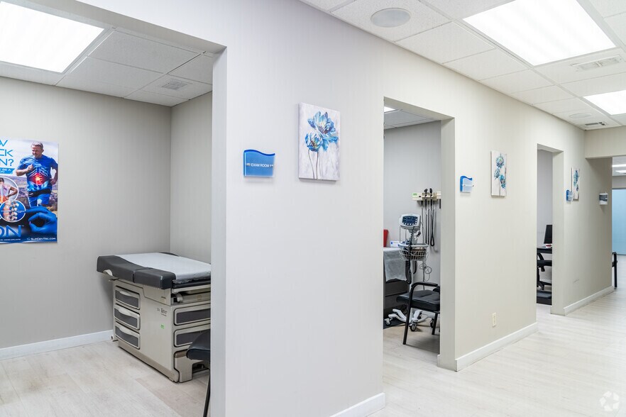 More Photos Of 2425 E Commercial Blvd, Fort Lauderdale Medical For Lease