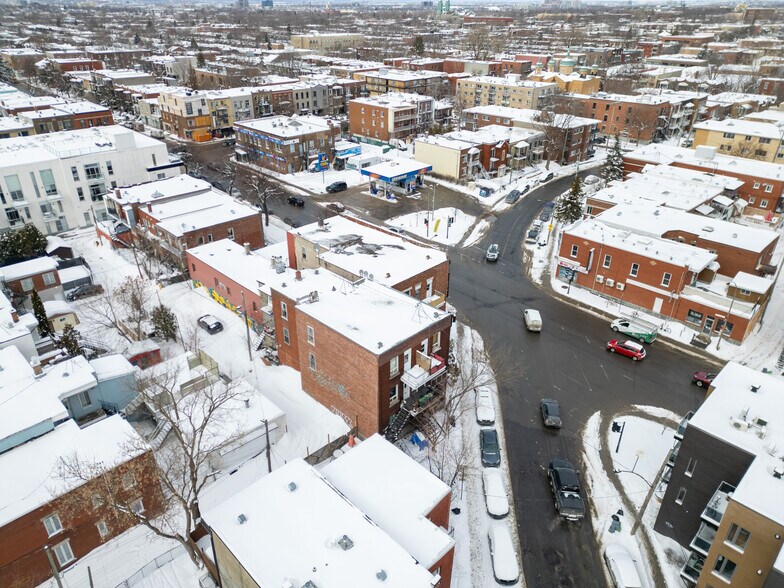 More Photos Of 2031-2047 Rue Des Carrières, Montréal Apartments For Sale