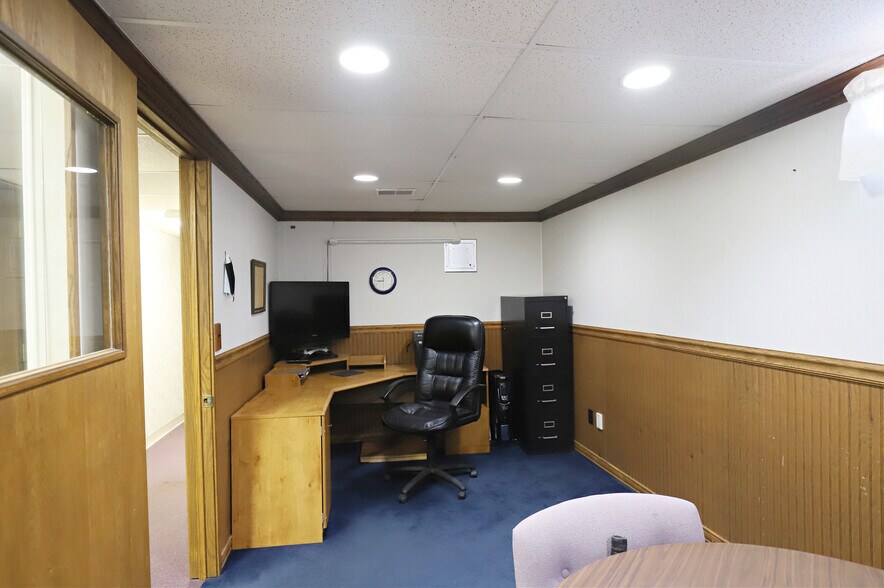 More Photos Of 1134 S Linden Rd, Flint Medical For Sale
