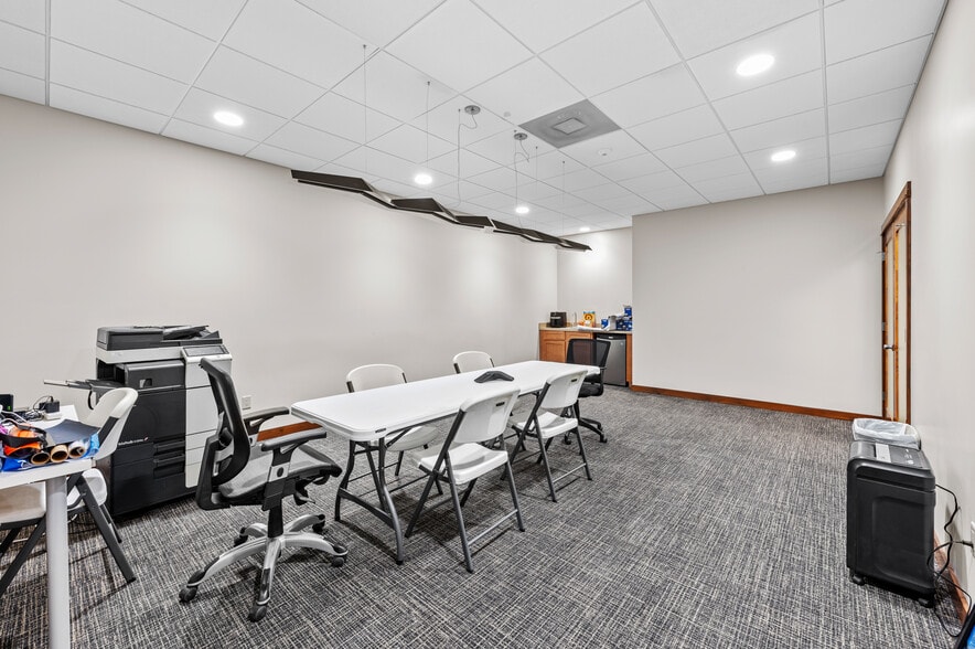 More Photos Of 5115 Frontage Rd N, Lakeland Manufacturing For Sale