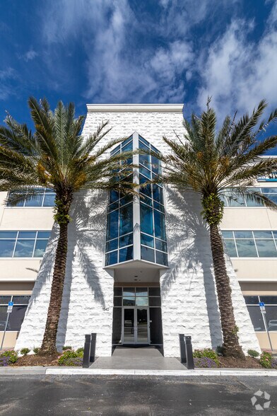 More Photos Of 1540 International Pky, Lake Mary Office For Lease