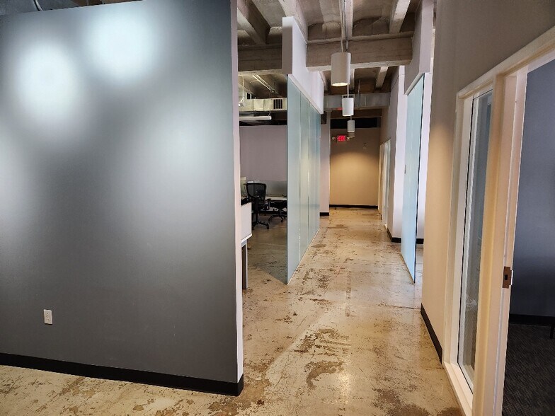 More Photos Of 1307 W Morehead St, Charlotte Office For Lease