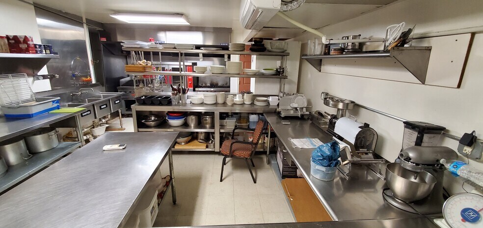 More Photos Of 300-304 Grand St, Paterson Restaurant For Lease