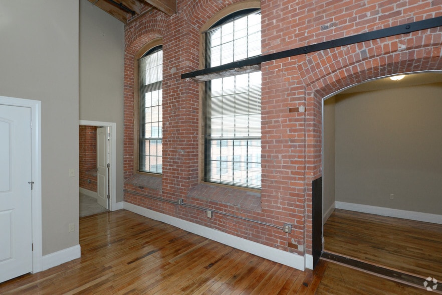 More Photos Of 12 Eagle St, Providence Apartments For Lease