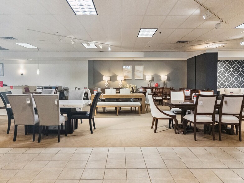 More Photos Of 1767 S 48th St, Tacoma Freestanding For Lease