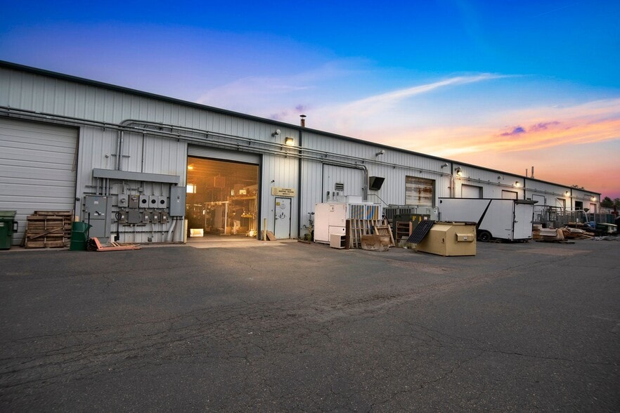 More Photos Of 9690 Dallas St, Commerce City Warehouse For Lease