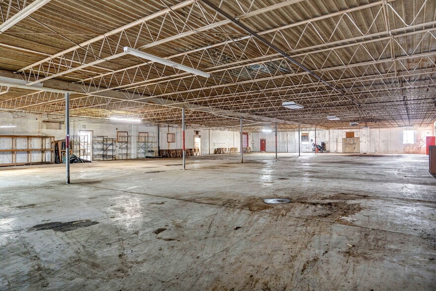 More Photos Of 504 Airport Rd, Crane Warehouse For Sale